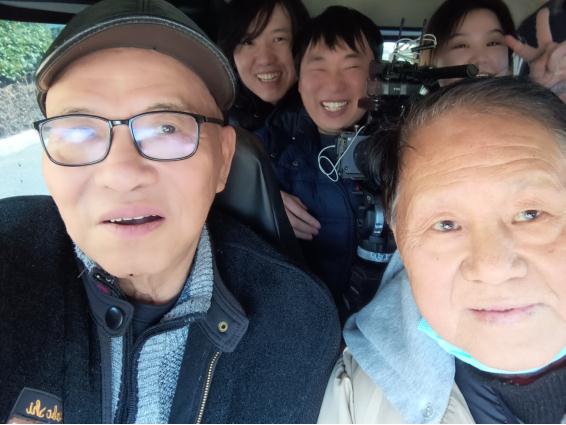 上海爷叔三次婚恋被分走三套房……宜家老人:这里找不到爱情 上海爷叔三次婚恋被分走三套房……宜家老人:这里找不到爱情