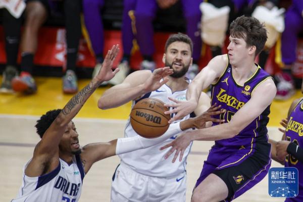 NBA常规赛丨独行侠胜湖人