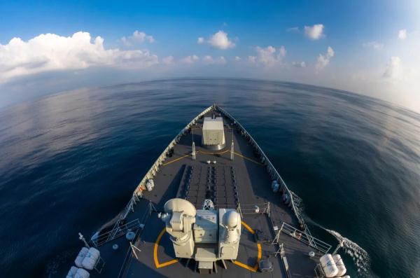 高清大片来袭!一起感受水兵的浪漫 高清大片来袭!一起感受水兵的浪漫