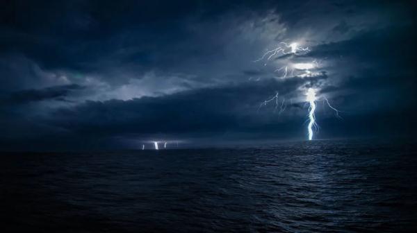 高清大片来袭!一起感受水兵的浪漫 高清大片来袭!一起感受水兵的浪漫