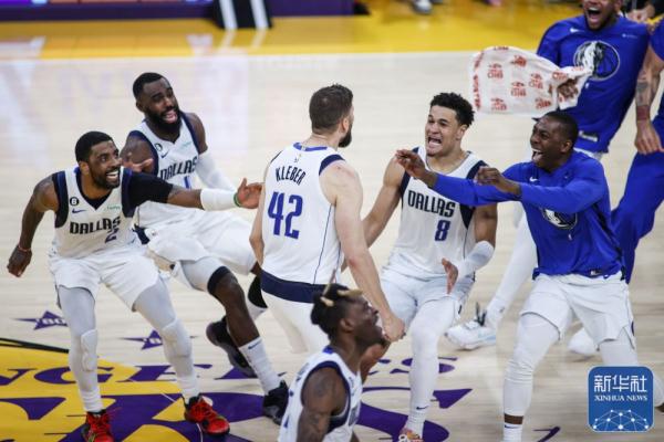 NBA常规赛丨独行侠胜湖人