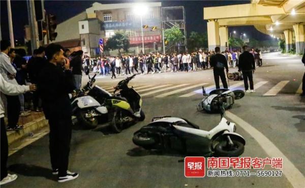 抓了！“鬼火少年”飙车炫技，数百人围观，南宁警方当场查处150人