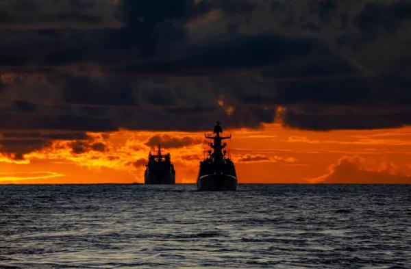 高清大片来袭!一起感受水兵的浪漫 高清大片来袭!一起感受水兵的浪漫