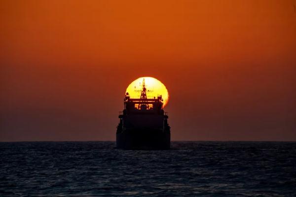 高清大片来袭!一起感受水兵的浪漫 高清大片来袭!一起感受水兵的浪漫