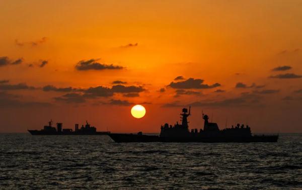 高清大片来袭!一起感受水兵的浪漫 高清大片来袭!一起感受水兵的浪漫