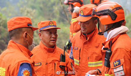 恭喜!以火攻火的他荣立一等功 恭喜!以火攻火的他荣立一等功