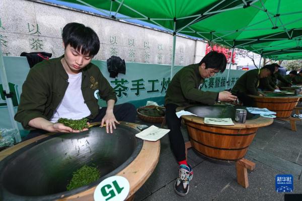 杭州举办龙井茶手工炒制技能大赛