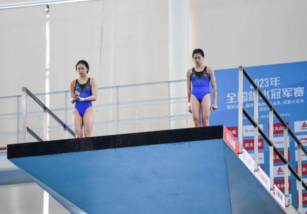 “我们是一个团队”——全国跳水冠军赛全红婵与陈芋汐携手夺金
