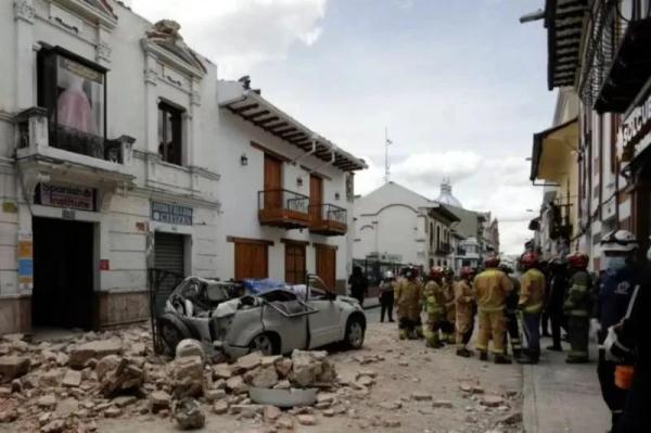 厄瓜多尔发生6.7级地震，致多地山体滑坡