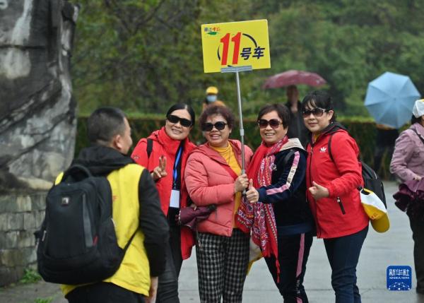 “粤桂协作”旅游专列开进大苗山