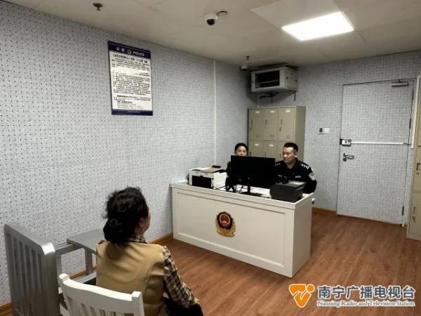 六旬老人使用假身份证乘机，原因竟是轻信他人说“有优惠”