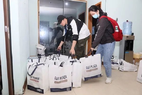 案值超7600万!海南开展代号“HN2302”打击离岛免税“套代购”走私集中收网行动 案值超7600万!海南开展代号“HN2302”打击离岛免税“套代购”走私集中收网行动