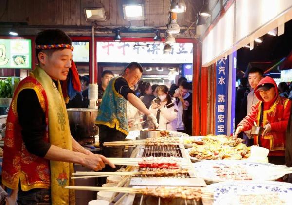 烟火再起！沈阳兴顺夜市开啦