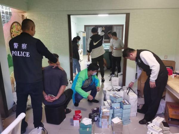 案值超7600万!海南开展代号“HN2302”打击离岛免税“套代购”走私集中收网行动 案值超7600万!海南开展代号“HN2302”打击离岛免税“套代购”走私集中收网行动