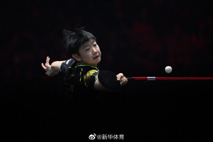 WTT新加坡大满贯赛：樊振东、孙颖莎分获男、女单冠军 国乒包揽五冠