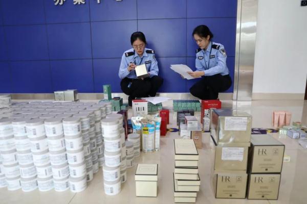 案值超7600万!海南开展代号“HN2302”打击离岛免税“套代购”走私集中收网行动 案值超7600万!海南开展代号“HN2302”打击离岛免税“套代购”走私集中收网行动