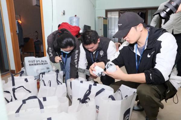 案值超7600万!海南开展代号“HN2302”打击离岛免税“套代购”走私集中收网行动 案值超7600万!海南开展代号“HN2302”打击离岛免税“套代购”走私集中收网行动