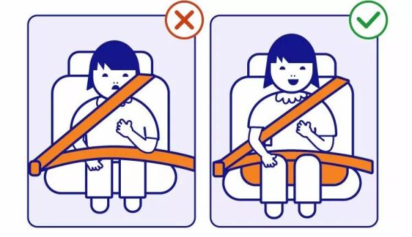 在副驾驶座上躺平？这样后果很严重！正确姿势是……