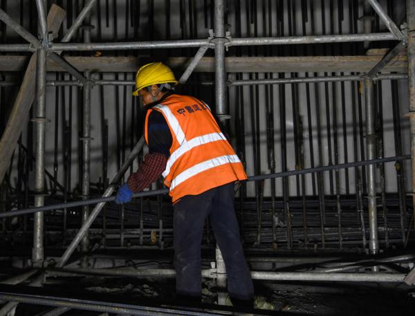 成都地铁27号线一期全线车站主体结构顺利封顶