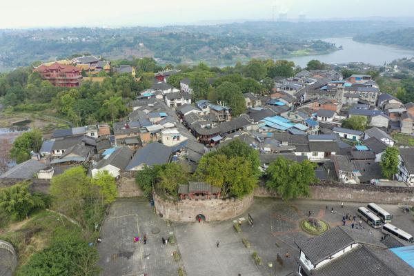 重庆合川：涞滩古镇引游人