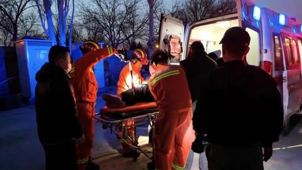 女工不慎坠入雨水调蓄池，多处骨折