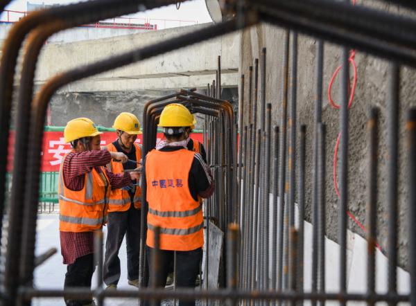 成都地铁27号线一期全线车站主体结构顺利封顶