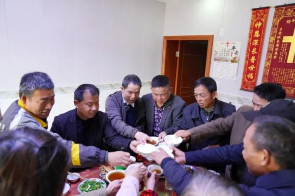 “哥哥！”魂牵梦绕46年，他，终于回家了！