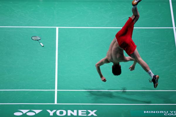 中国小将!首个00后冠军! 中国小将!首个00后冠军!