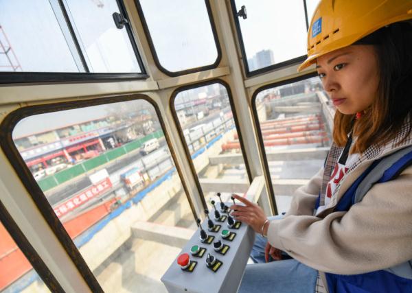 成都地铁27号线一期全线车站主体结构顺利封顶