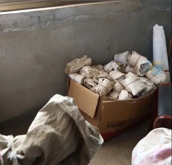 52年,他居然给别人花了40万,还不要…… 52年,他居然给别人花了40万,还不要……