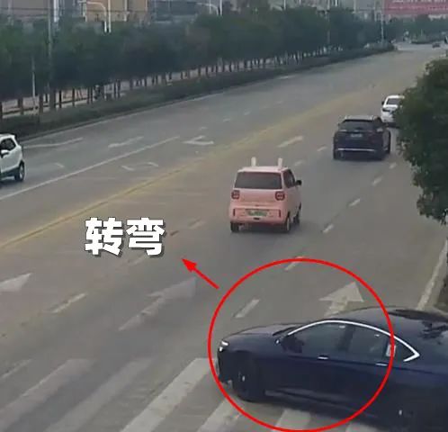面包车被撞至“拔地而起”……路口让行有“诀窍”