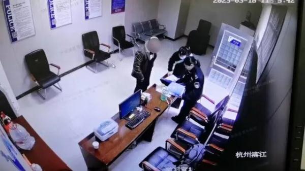 00后姑娘和朋友约饭却突然“失联”，原因令人爆赞！