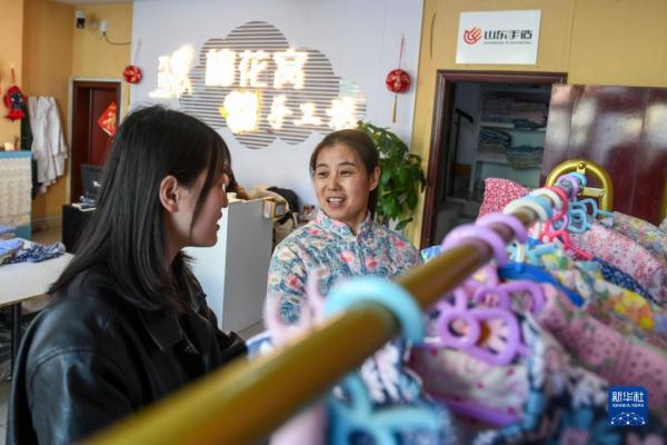 山东沂源:特色手工助力山区妇女创富增收 山东沂源:特色手工助力山区妇女创富增收