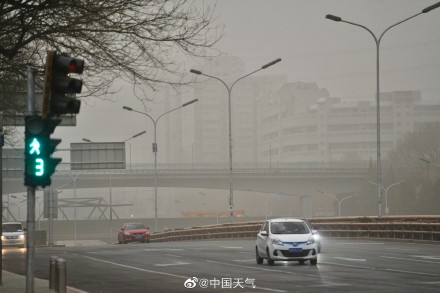 沙尘来了！北京沙尘暴黄色预警发布 北风劲吹阵风可达7级