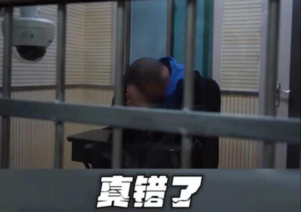 超载大货车组团闯红灯、逆行、超速、闯卡，司机全部被刑拘！