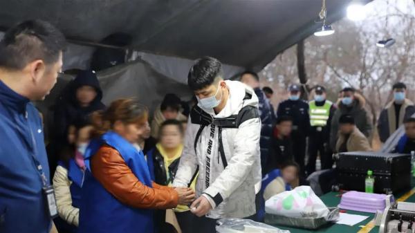 61人落网!赌博团伙“狡兔七窟”终难逃法网 61人落网!赌博团伙“狡兔七窟”终难逃法网