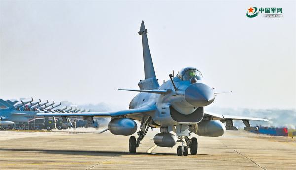 云端出击！空军航空兵某旅战术机动训练影像