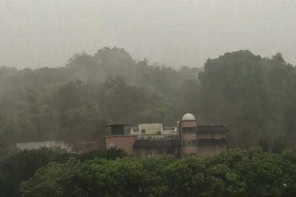 一秒天黑！福州暴雨！这里还下起冰雹！