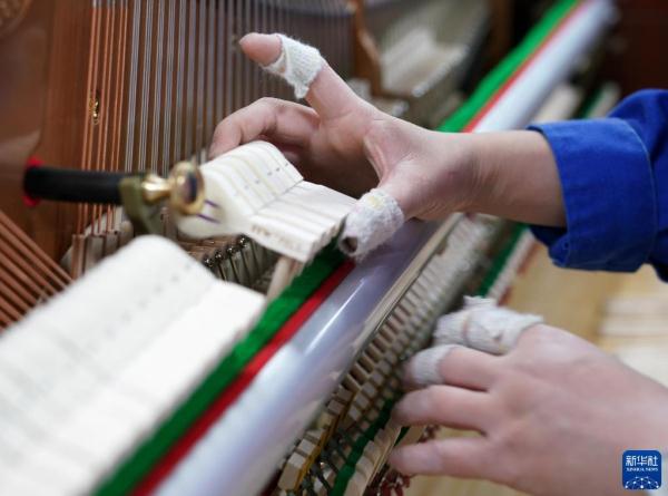 钢琴小镇弹奏“转型曲” 钢琴小镇弹奏“转型曲”