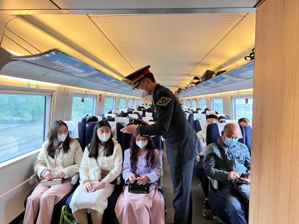 国铁成都局推出新型票制产品 旅客一次购买最低可享受6.8折票价优惠