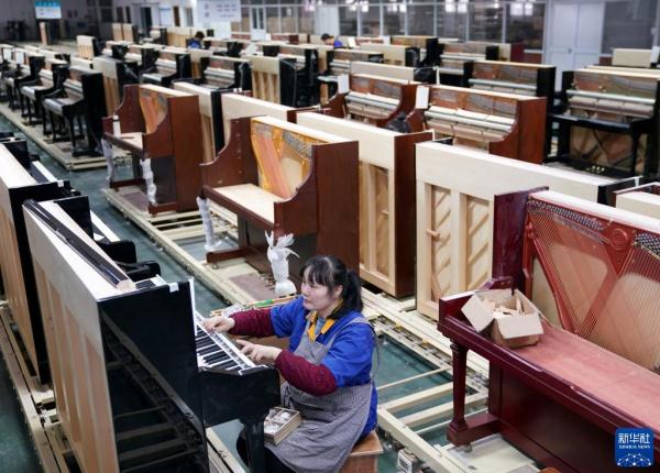 钢琴小镇弹奏“转型曲” 钢琴小镇弹奏“转型曲”