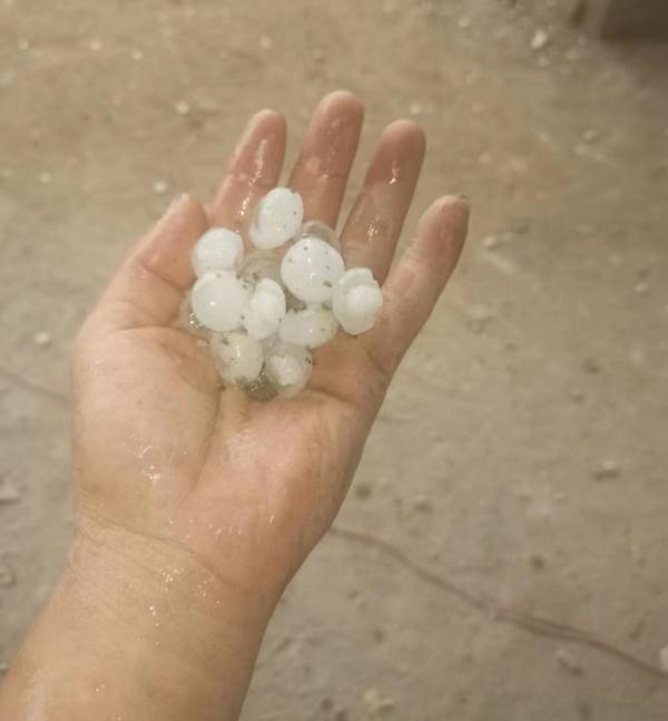 天气“大变脸”，南宁吴圩下冰雹了！广西多地发布冰雹橙色预警