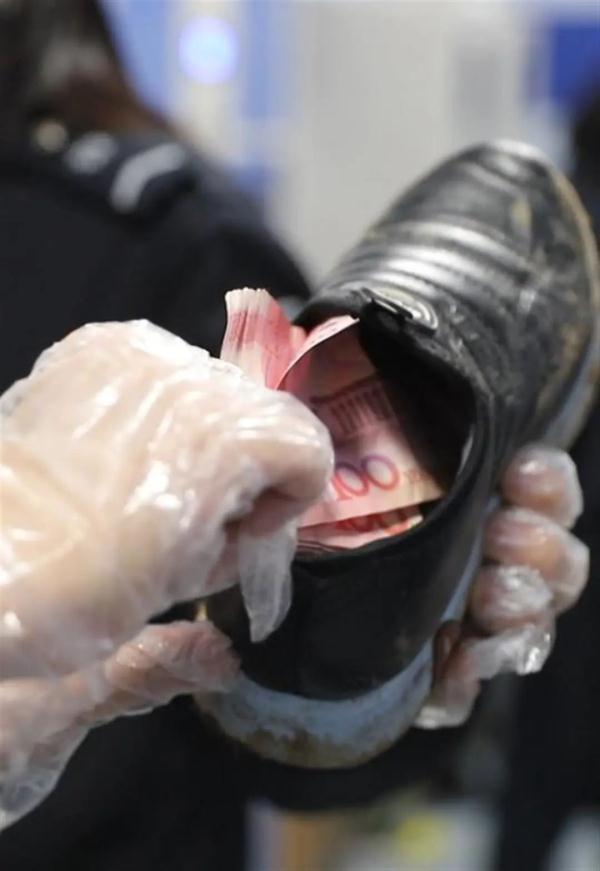 61人落网!赌博团伙“狡兔七窟”终难逃法网 61人落网!赌博团伙“狡兔七窟”终难逃法网