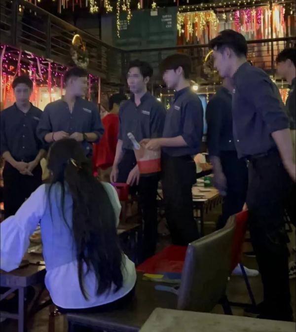 “男模餐厅”是新骗术？当地华人揭秘泰国真实情况