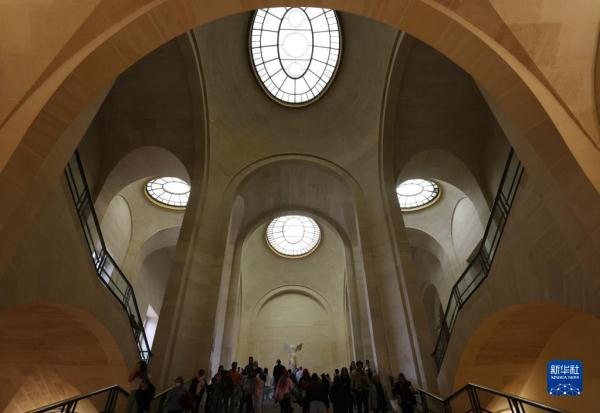 走进法国卢浮宫 走进法国卢浮宫