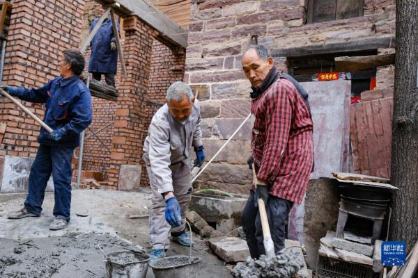 河南林州:“画家村”描绘乡村振兴新画卷 河南林州:“画家村”描绘乡村振兴新画卷