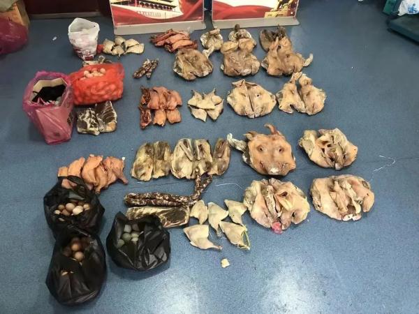 锦旗还能这样?警察叔叔们收到的这些锦旗真是又暖又“皮” 锦旗还能这样?警察叔叔们收到的这些锦旗真是又暖又“皮”