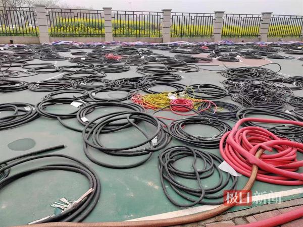 母子“蚂蚁搬家”盗走20余吨建筑材料当废铁卖?民警蹲守瓮中捉鳖 母子“蚂蚁搬家”盗走20余吨建筑材料当废铁卖?民警蹲守瓮中捉鳖