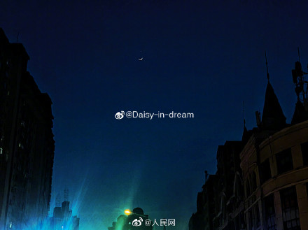 看！月亮星星在对你微笑wink