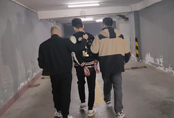 全链条打击!福建闽清警方破获全国最大非法制售电子烟案 全链条打击!福建闽清警方破获全国最大非法制售电子烟案